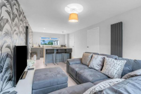 West Lothian 5 Beds + car space